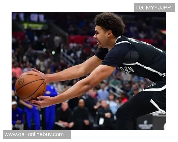 卡梅隆约翰逊状态回暖10投6中助力球队重拾胜利信心